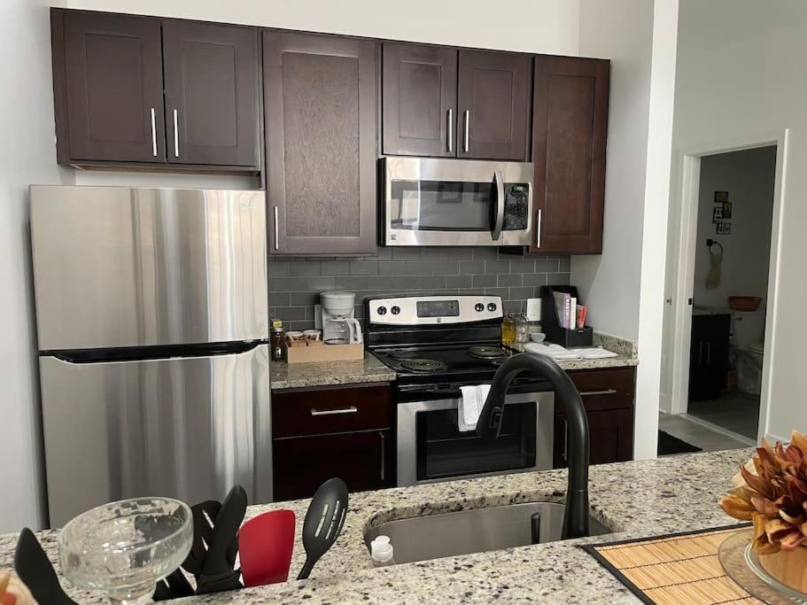 Апартаменты Cozy, High Rise, Large Studio Facing Downtown . Балтимор Экстерьер фото